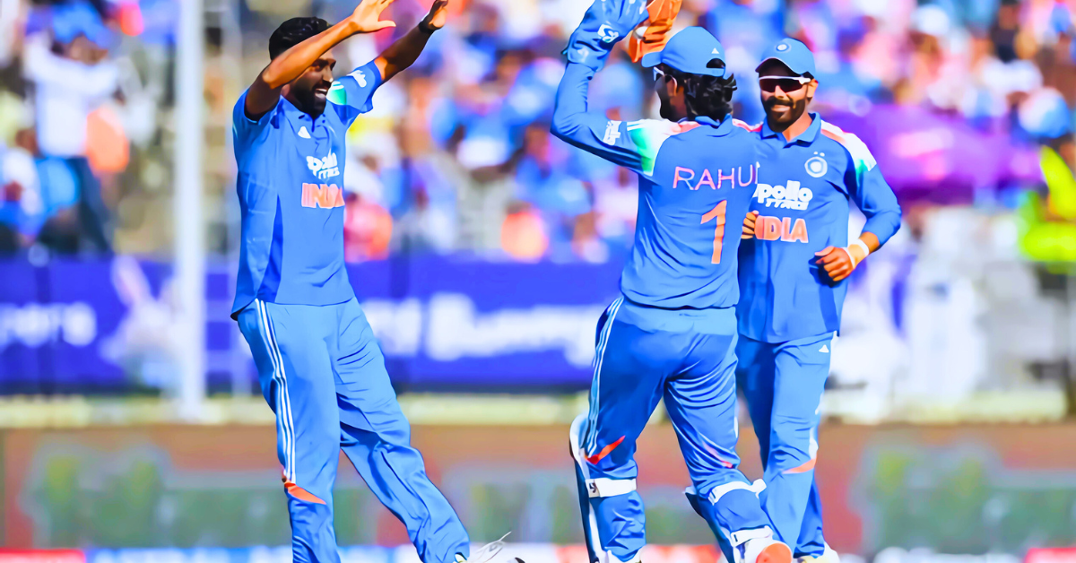 محمد سراج نے نیوزی لینڈ کے خلاف آخری ODI میچ کو عالمی کپ کے فائنل جیسا قرار دیا۔ جانیں ٹیم کی تیاری، اہم کھلاڑیوں اور سراج کے خیالات بھارت اور نیوزی لینڈ کی تین میچوں کی سیریز کا فیصلہ کن میچ نزدیک ہے۔ ڈیرل میچل کے خلاف حکمت عملی اور سراج کی ٹیم کی تیاری پر ایک نظر سراج نے حیدرآباد کی قیادت قبول کر کے رنجی ٹرافی میں نئے چیلنجز کا سامنا کیا۔ پڑھیں ان کے منصوبے اور فرسٹ کلاس ریکارڈ کی جھلک نیوزی لینڈ بھارت میں جیت کے لیے تیار، لیکن سراج اور بھارتی بولرز بھی کم نہیں۔ آخری میچ سے قبل اہم حقائق اور ٹیم کی حکمت عملی جانیں محمد سراج نے بتایا کہ بھارت کی بولنگ کے بارے میں کوئی تشویش نہیں، اور ایک وکٹ کیسے میچ کا منظر بدل سکتی ہے۔ مکمل تجزیہ پڑھیں