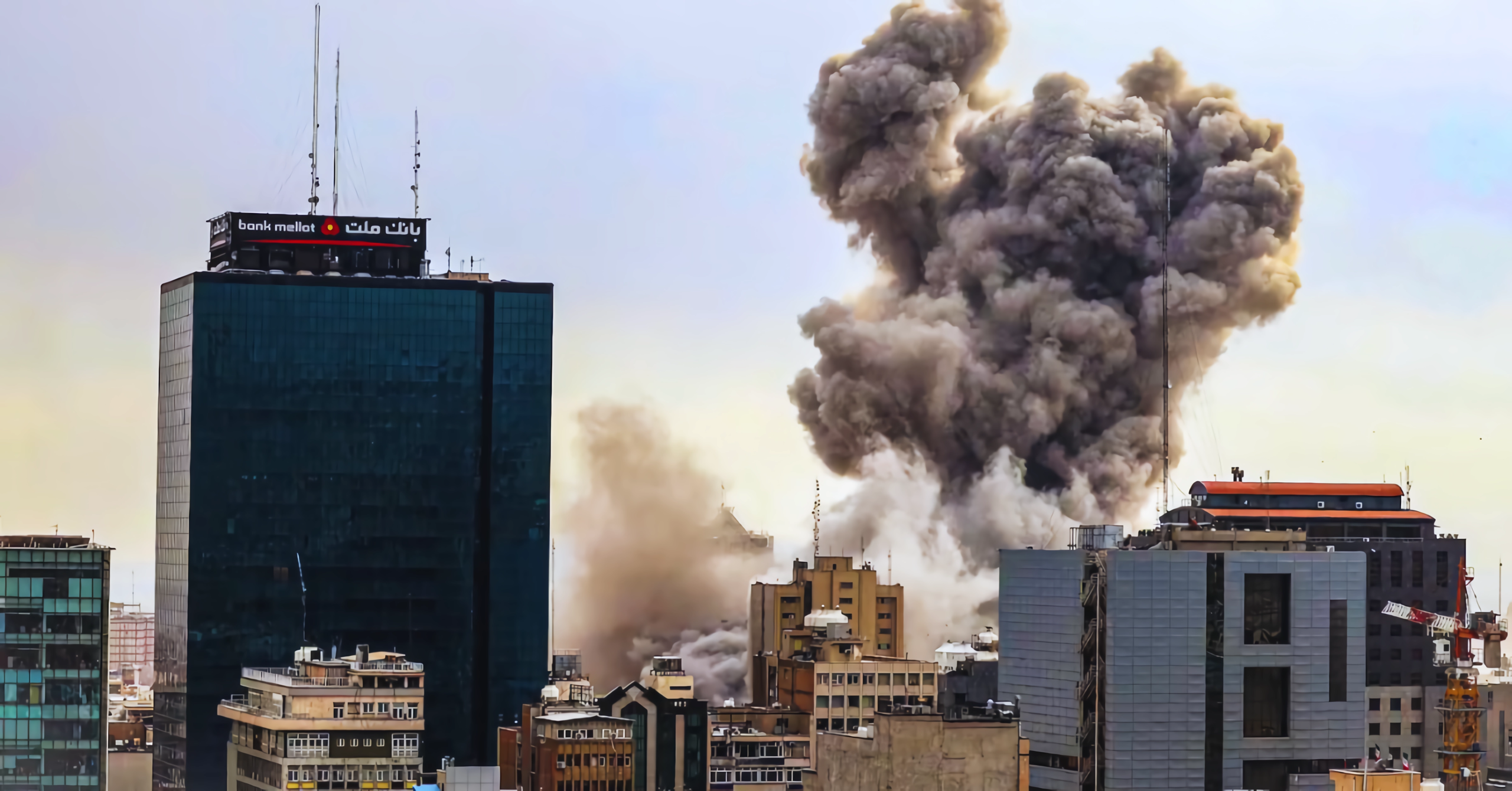 ایران فضائی حملے لبنان تازہ خبریں تہران حملہ بیروت حملہ نطنز ایٹمی سائٹ حملہ ہرمز کی تنگی بند ریاض امریکی سفارت خانے حملہ ایران زلزلہ گراش خطے کی کشیدگی اسرائیل امریکا حملے