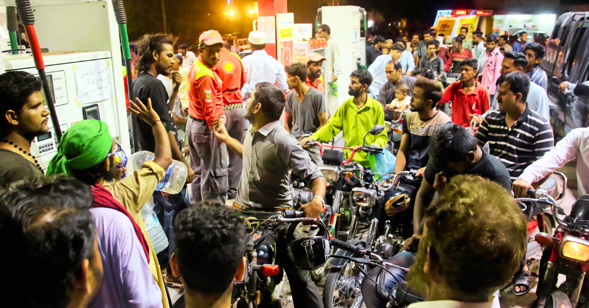 پیٹرول اور ڈیزل کی قیمتوں میں اضافہ نئی قیمتیں اور حکومتی فیصلہ